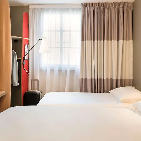 Hotel ibis Saint Germain en Laye Centre Extérieur photo